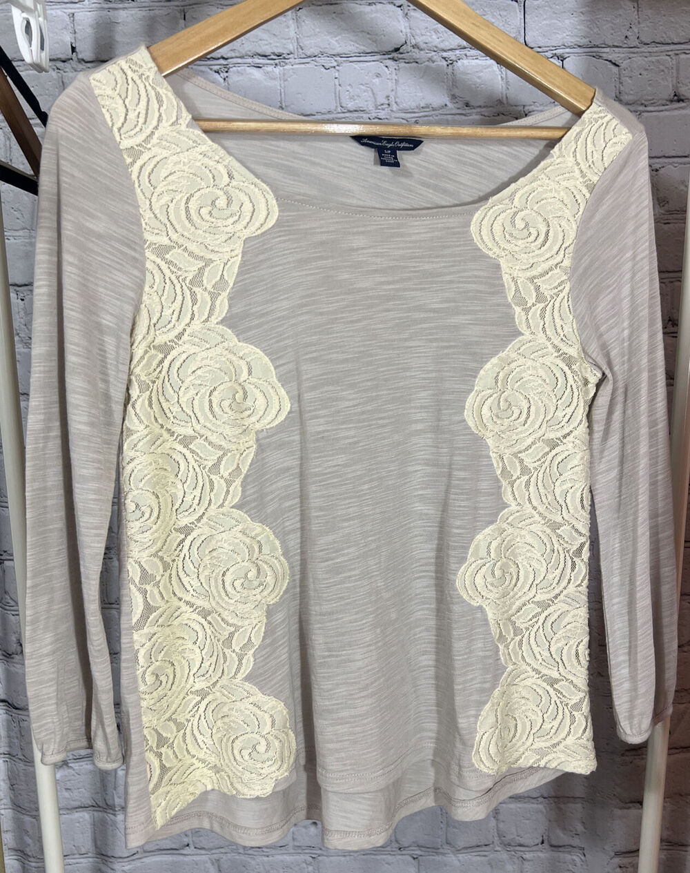 American Eagle Scoop Neck Lace Lightweight Long Sleeve Top Women’s Small
